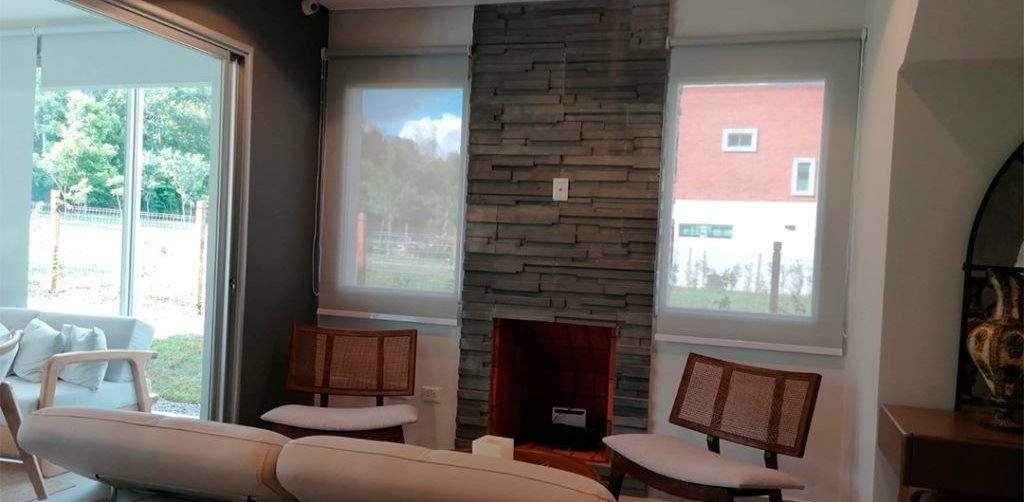 Baranda de vidrio templado en galería