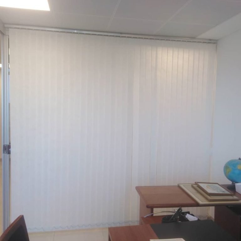 Detalle de instalación de vidrio templado